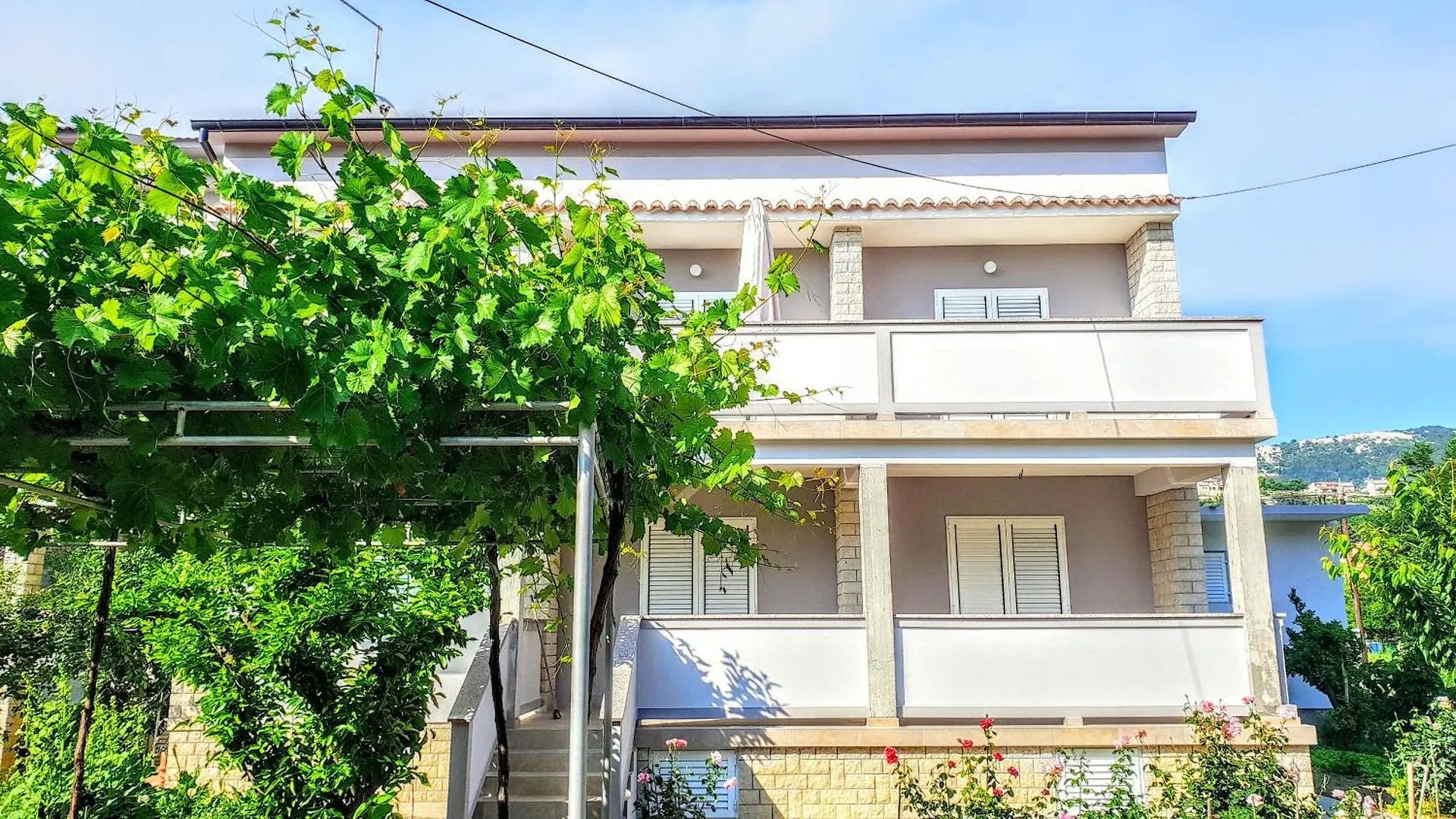 Grosse Wohnung In Palit Mit Privatem Balkon Appartement